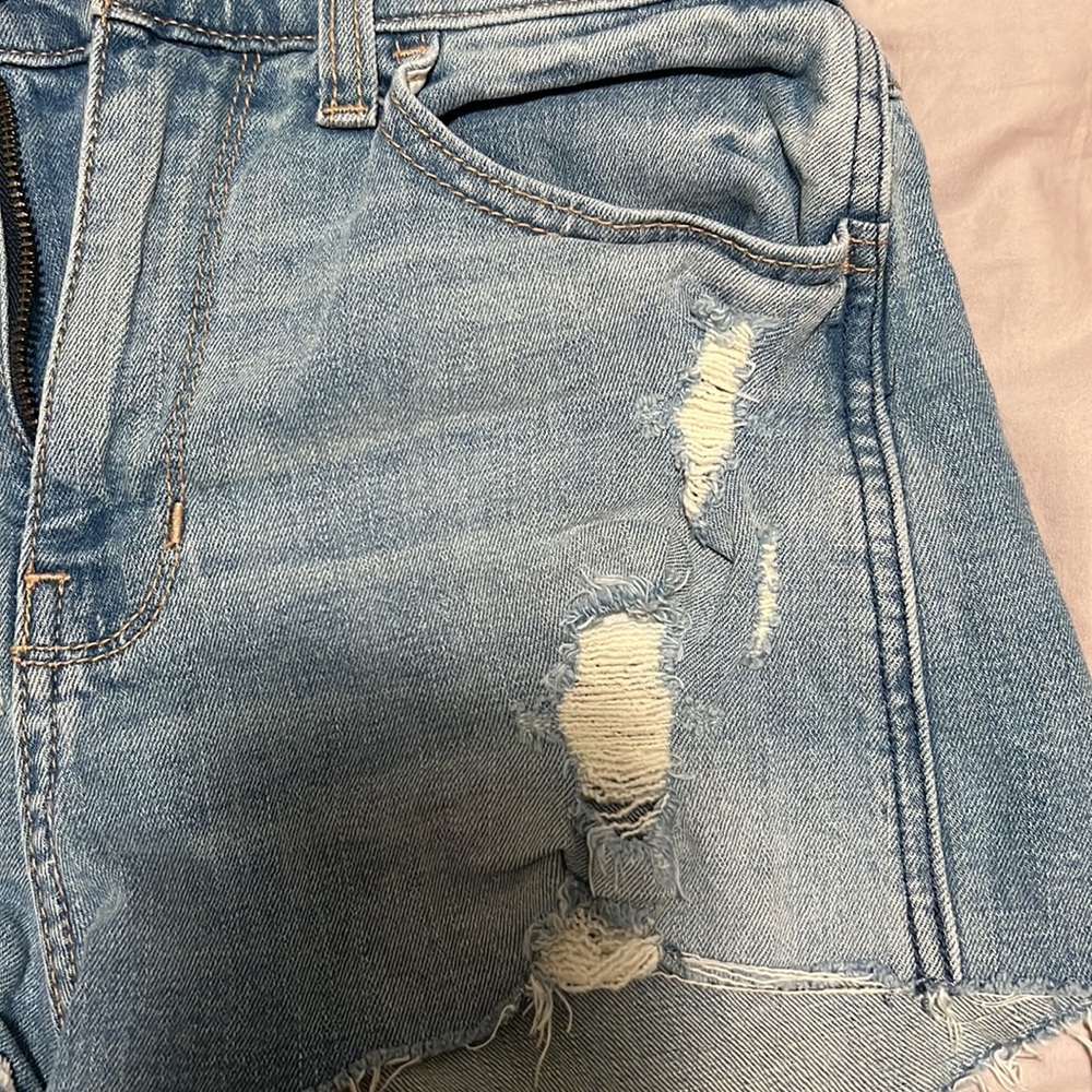 Hollister High Rise Vintage Shorts - Picture 3 of 5